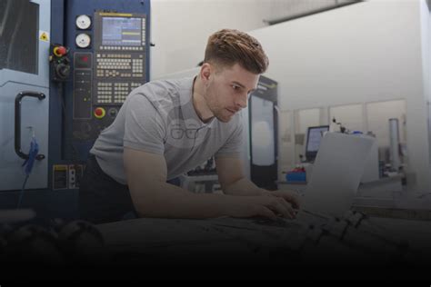 How to Become a CNC Operator 